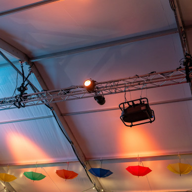 Éclairage de chapiteaux