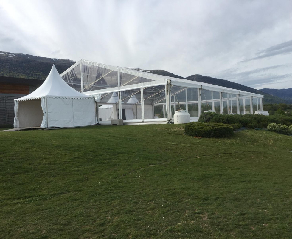 Location de chapiteaux événements privés et professionnels Mâcon Lyon Rhône Alpes