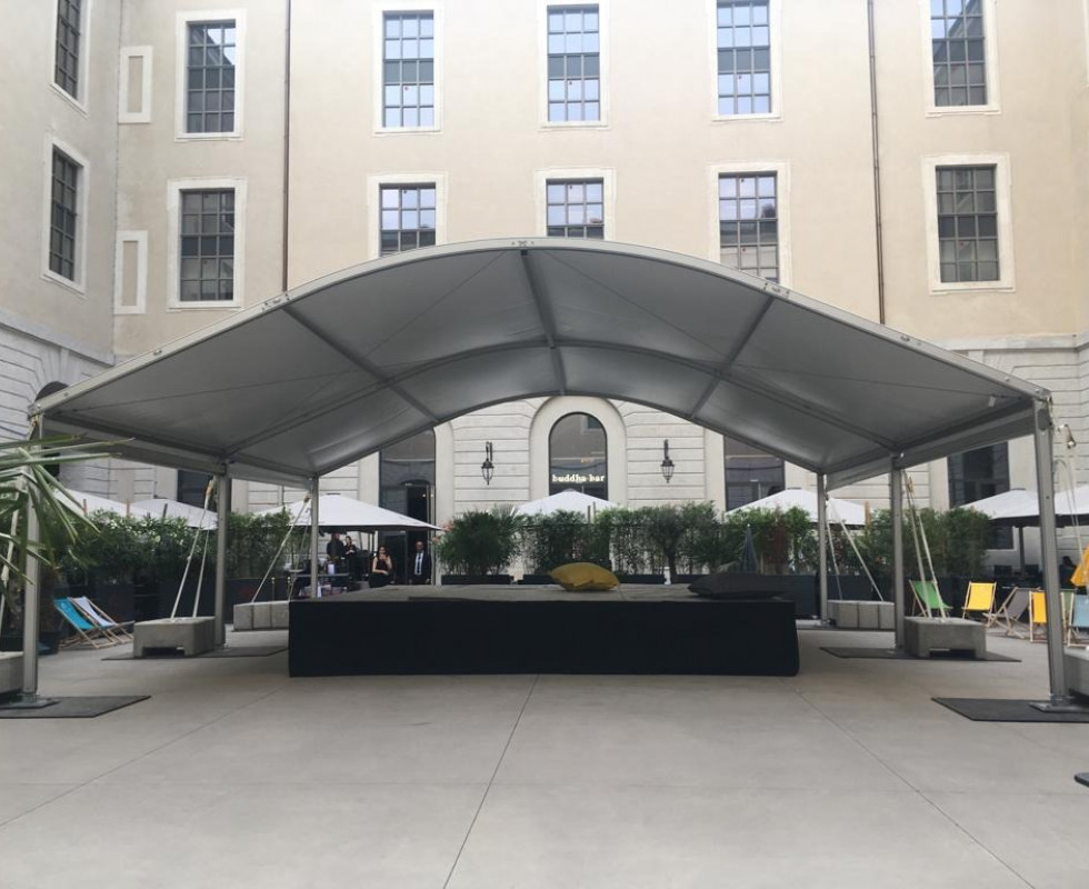 Location de chapiteaux événements privés et professionnels Mâcon Lyon Rhône Alpes