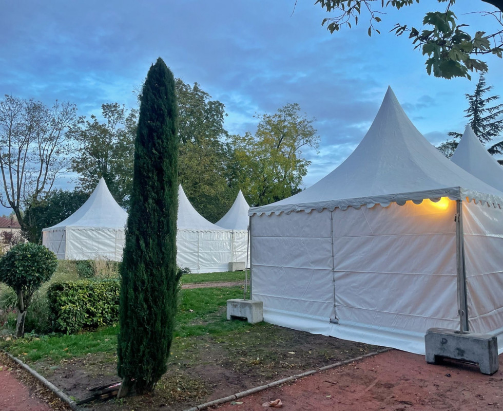 Location de pagodes, tentes, chapiteaux pour événements privés et fêtes familiales Mâcon Beaujolais Lyon Bourgogne Rhône-Alpes
