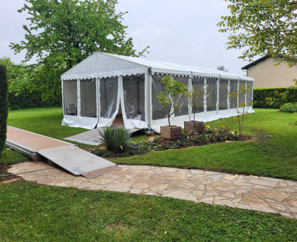 Location de chapiteaux événements privés et professionnels Mâcon Lyon Rhône Alpes