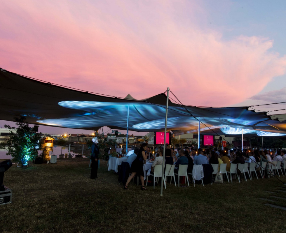 Location de chapiteaux événements privés et professionnels Mâcon Lyon Rhône Alpes