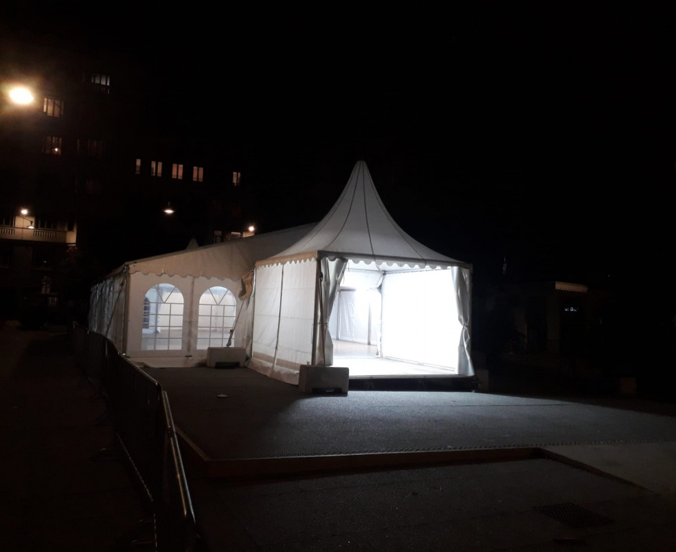 Location de chapiteaux pointus pagodes 5x5 garden cottages pour événements Lyon Mâcon Bourgogne Rhône Alpes