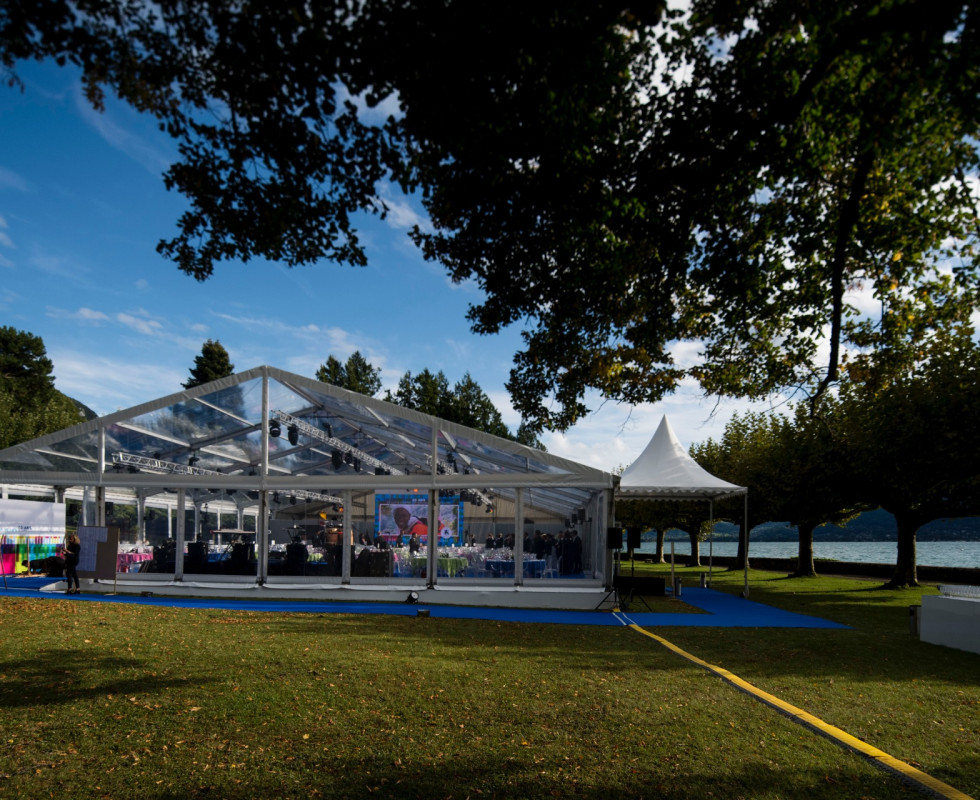 Location de chapiteaux événements privés et professionnels Mâcon Lyon Rhône Alpes