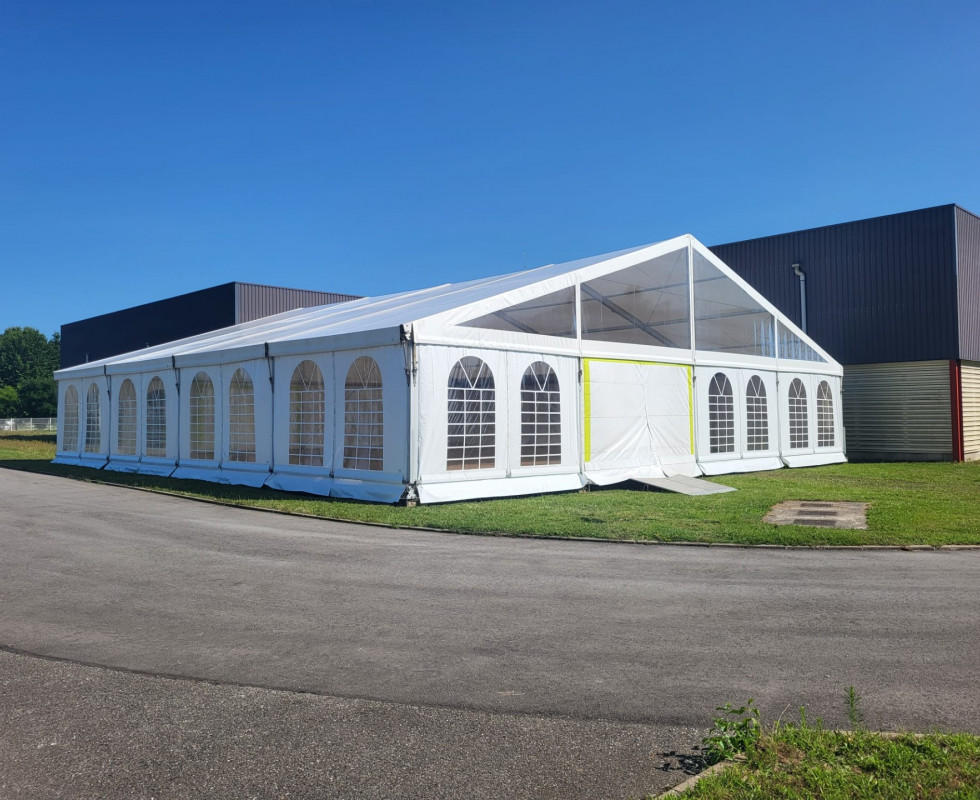 Location de chapiteaux événements privés et professionnels Mâcon Lyon Rhône Alpes