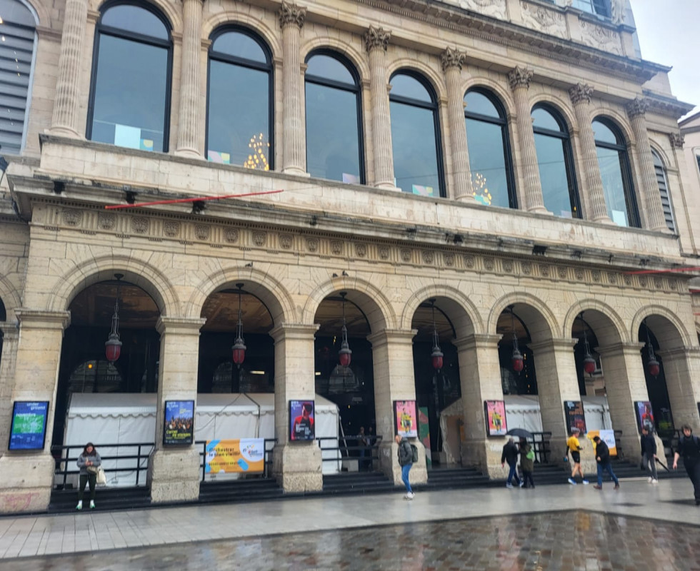 Location de chapiteaux événements culturels Mâcon Lyon Rhône Alpes