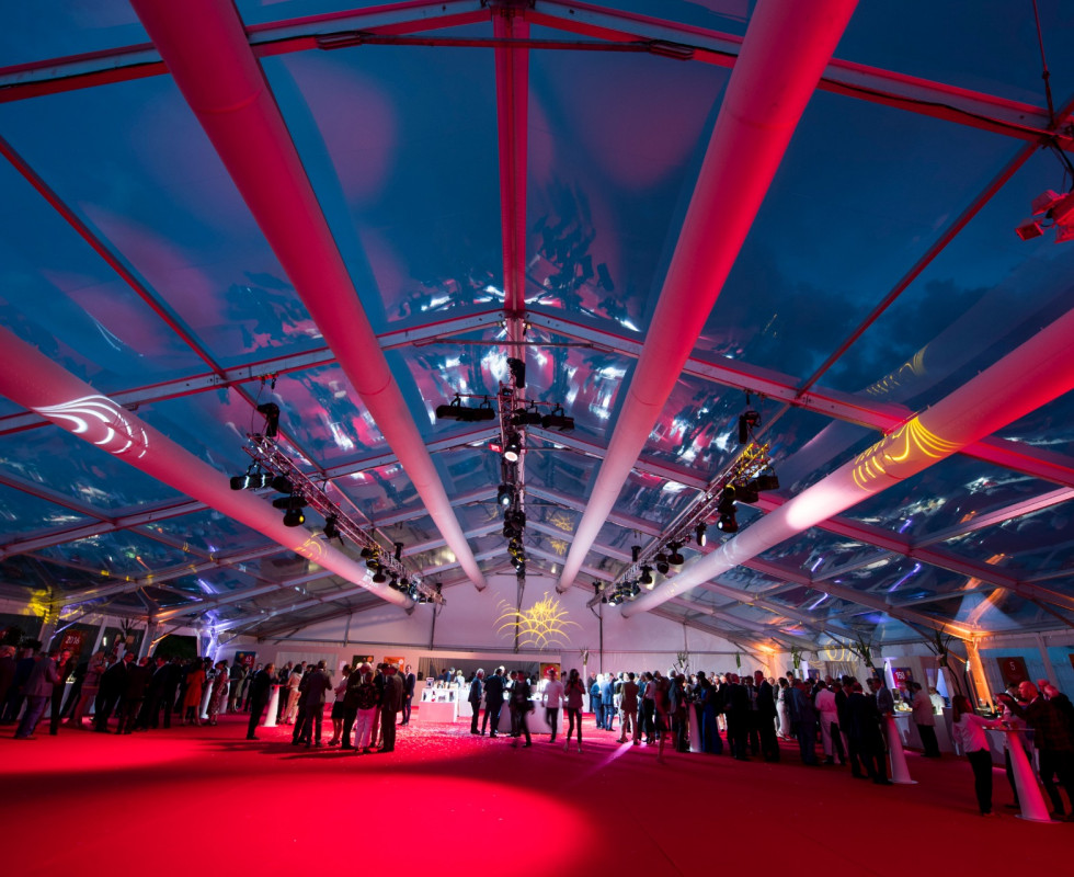 Location de chapiteaux événements privés et professionnels Mâcon Lyon Rhône Alpes