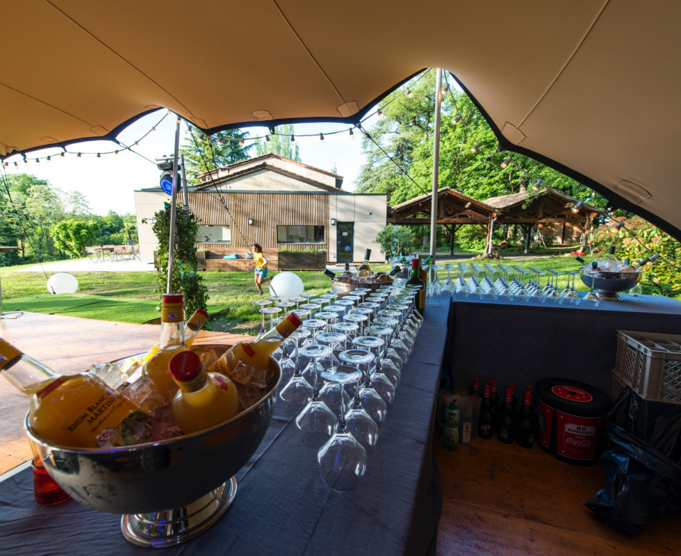 Location de chapiteaux événements privés et professionnels Mâcon Lyon Rhône Alpes