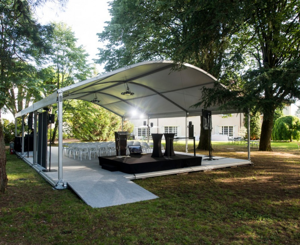 Location de chapiteaux événements privés et professionnels Mâcon Lyon Rhône Alpes