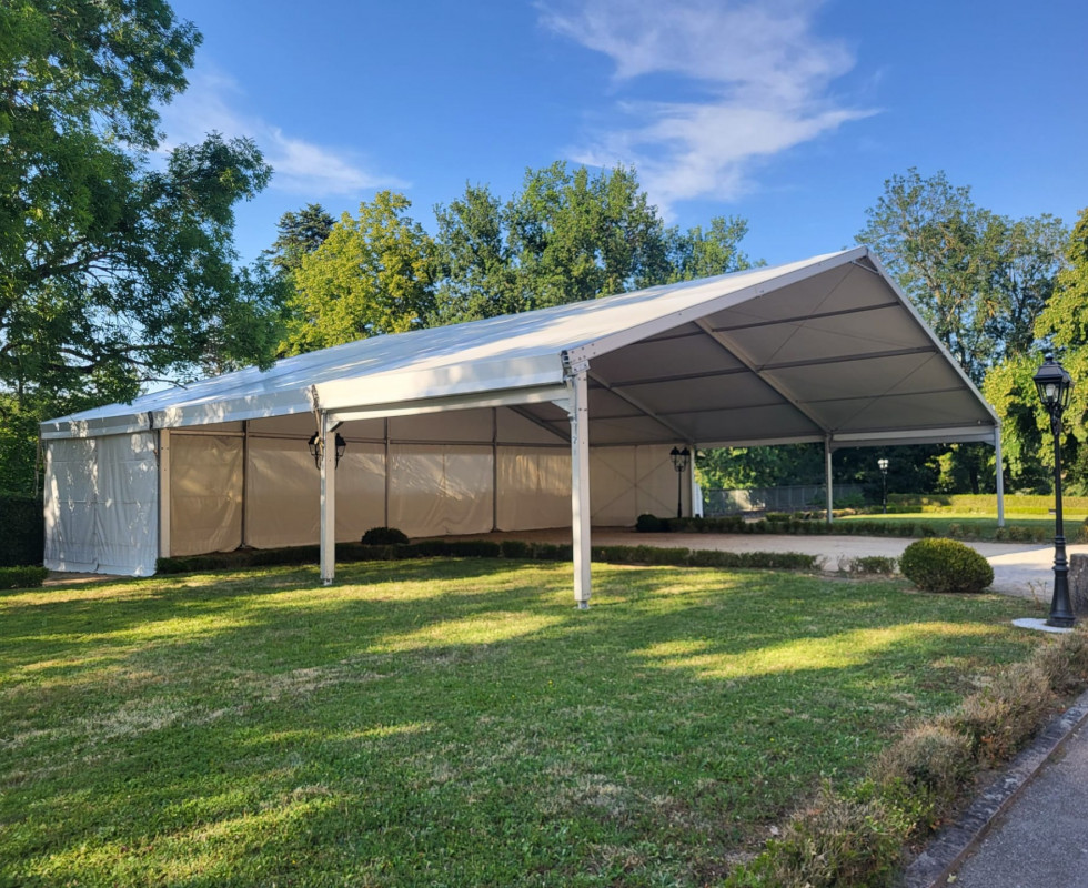 Location de chapiteaux événements privés et professionnels Mâcon Lyon Rhône Alpes