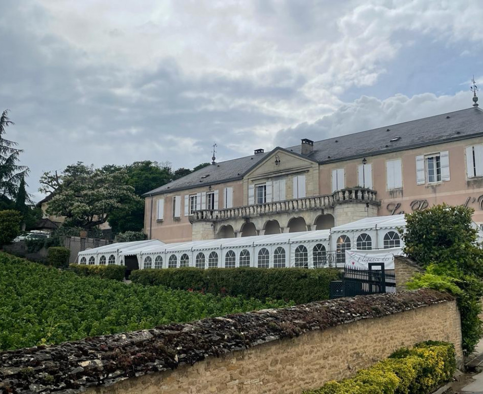 Location de chapiteaux événements privés et professionnels Mâcon Lyon Rhône Alpes