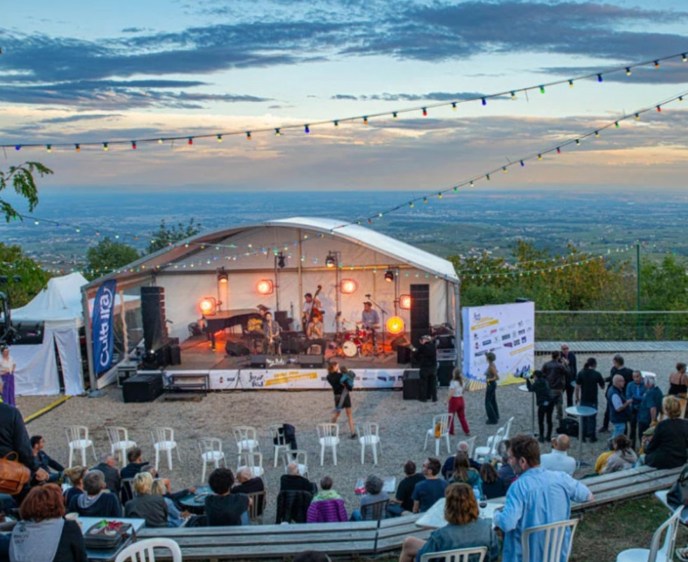 Location de chapiteaux événements privés et professionnels Mâcon Lyon Rhône Alpes