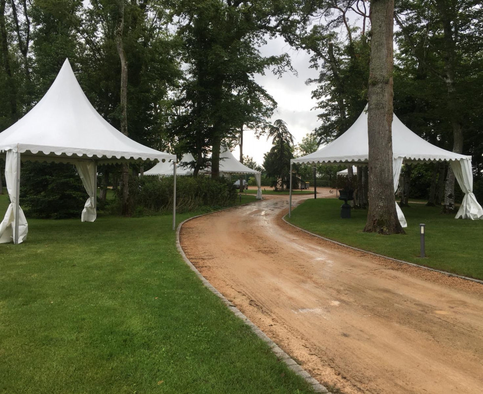 Tentes, chapiteaux et structures à louer pour événements