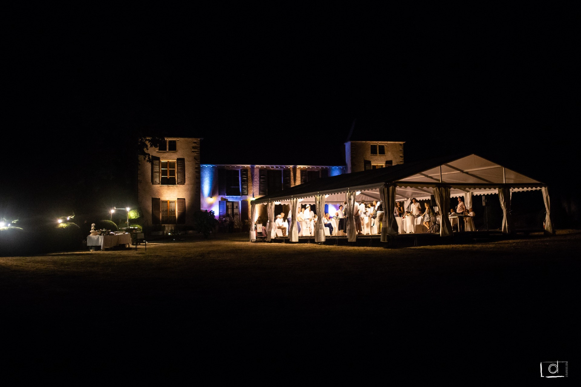 événement de nuit sous chapiteau