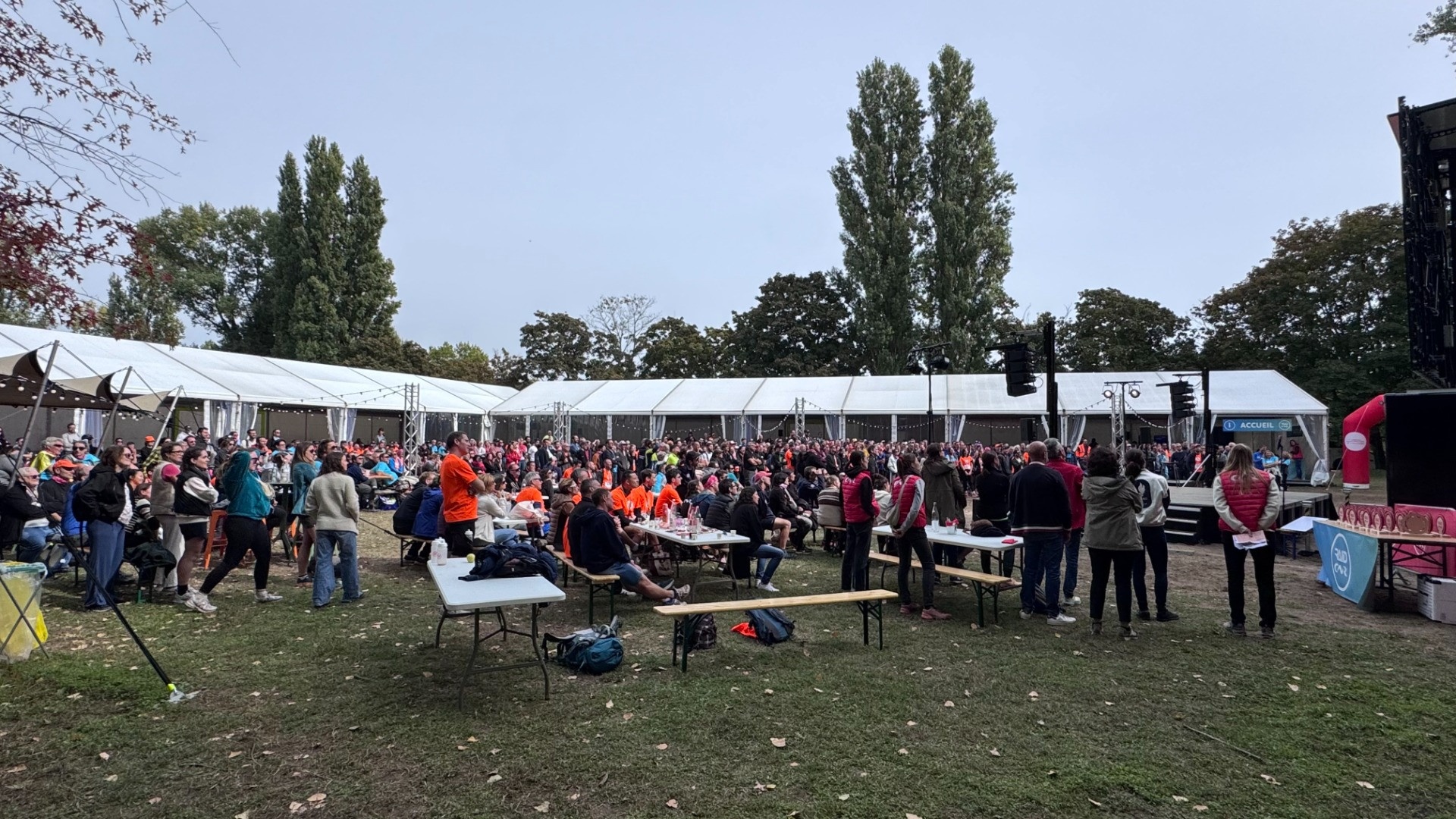 team building sous chapiteau