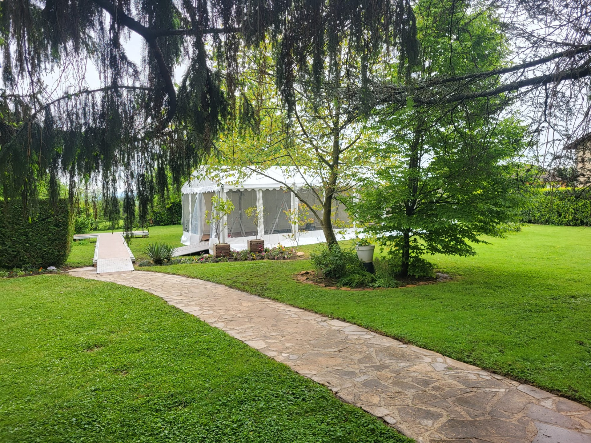 Location de chapiteau anniversaire mariage baptême fête