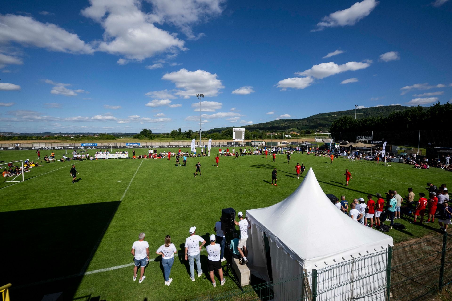Location de chapiteaux événement sportif tournoi inter entreprises Fontanel Lyon