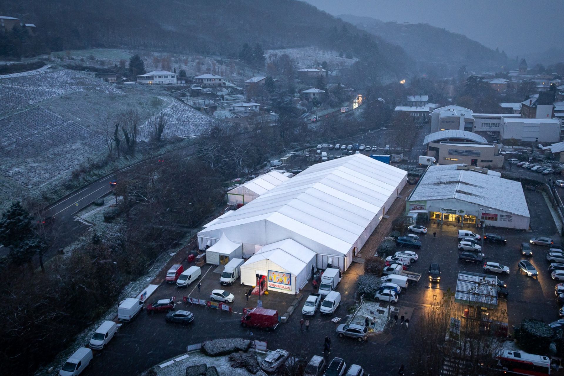 Chapiteaux pour les Sarmentelles événement Beaujolais nouveau