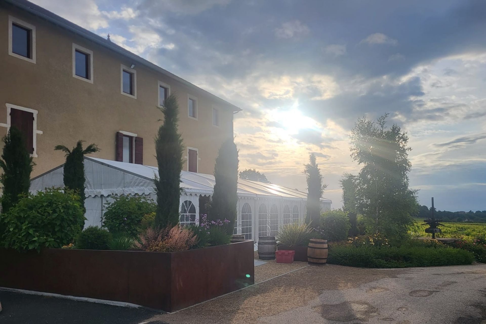 location de chapiteau LDC pour mariage dans le Beaujolais