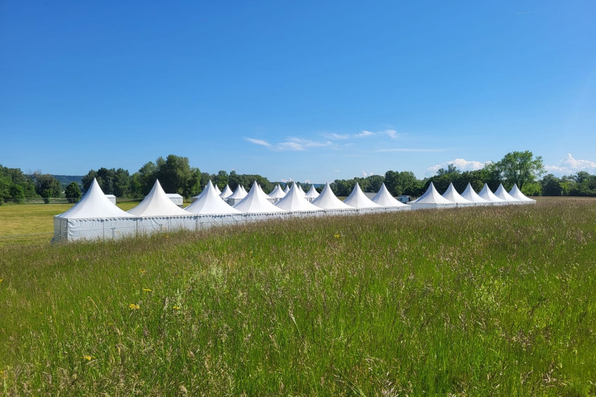 Courir pour elles - LDC location de chapiteaux - événement sportif et solidaire près de Lyon