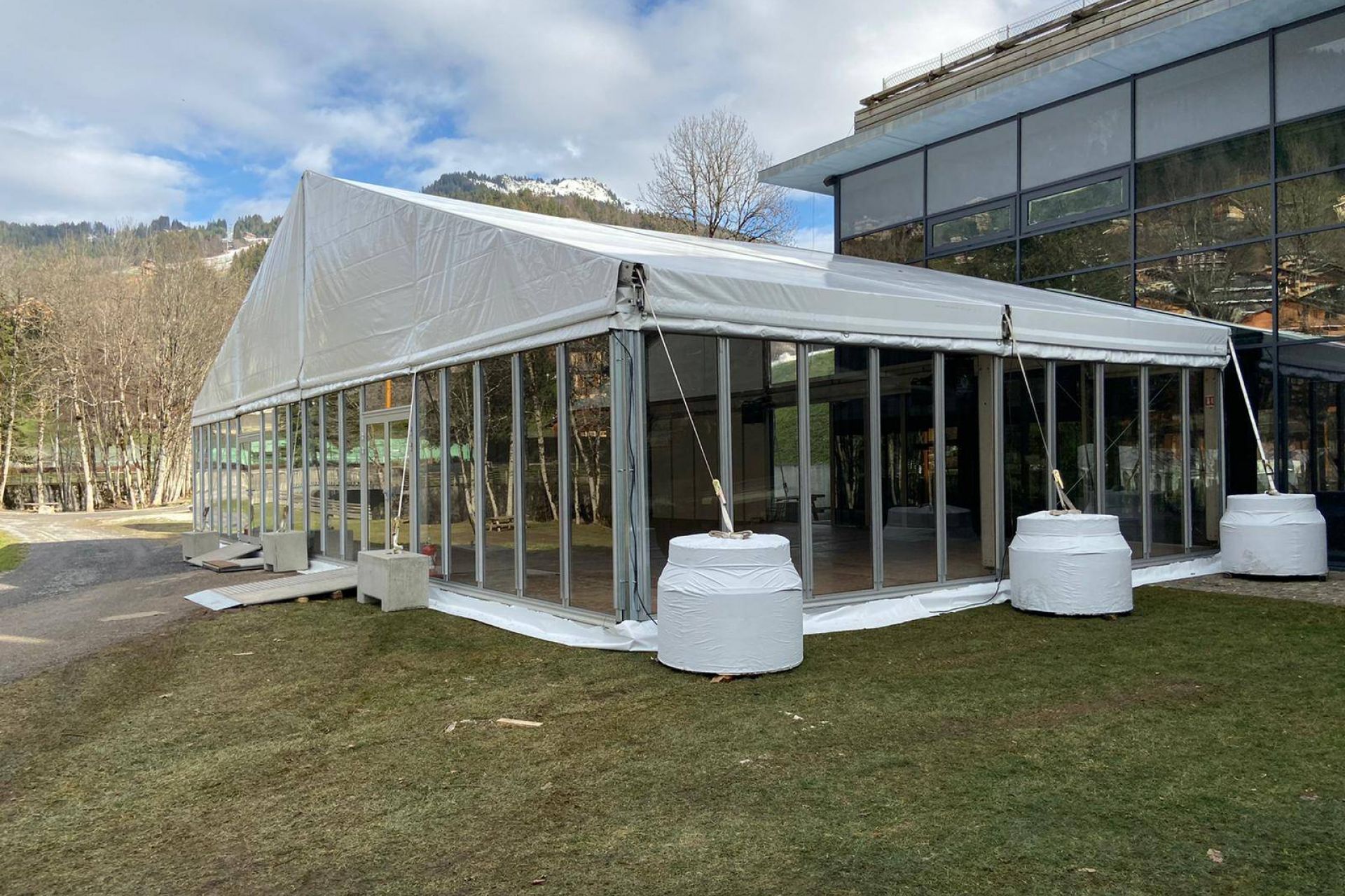 Location de chapiteaux pour la coupe du monde de biathlon, événement sportif, au Grand Bornand avec LDC