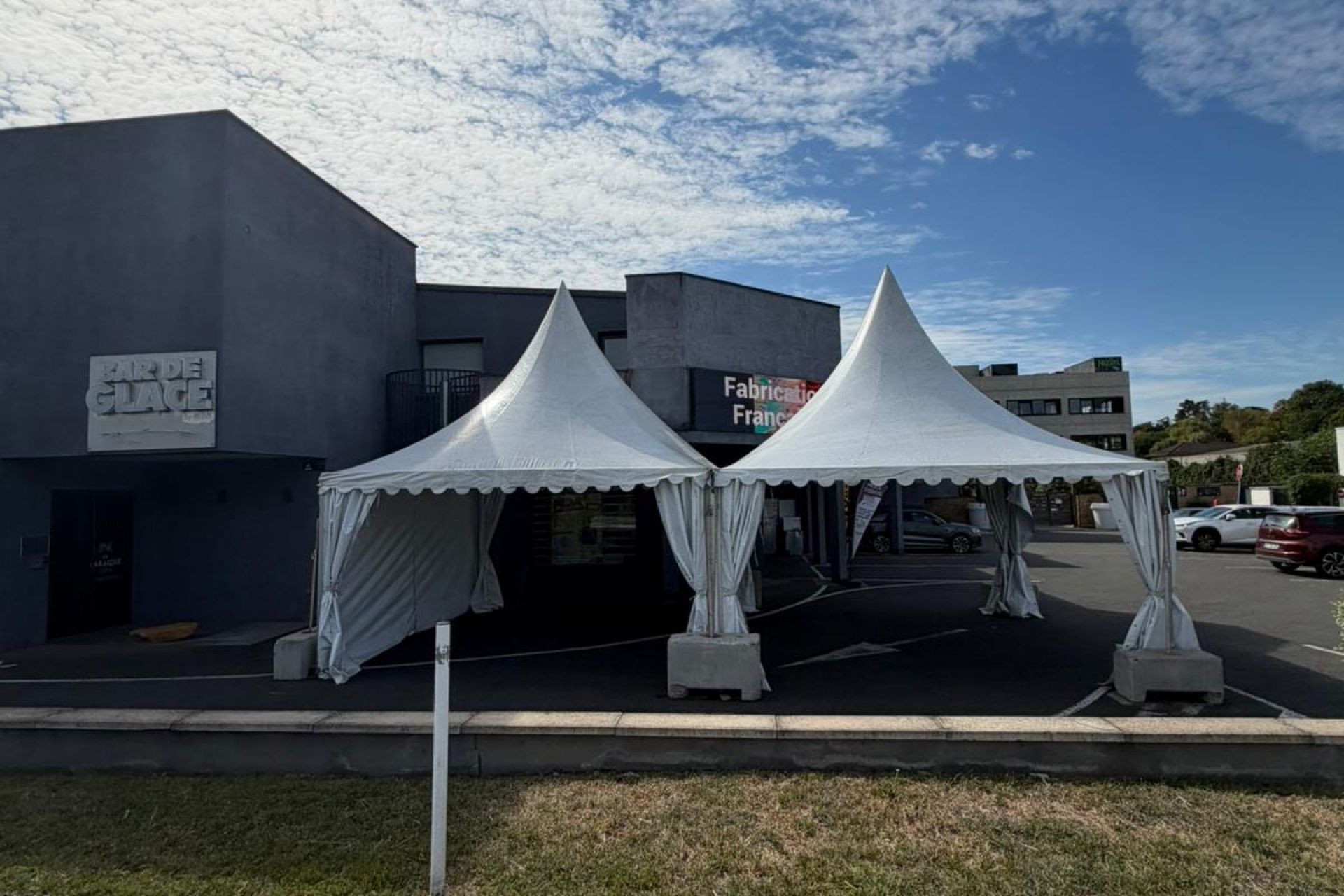 location de chapiteaux pour ventes éphémères près de Lyon