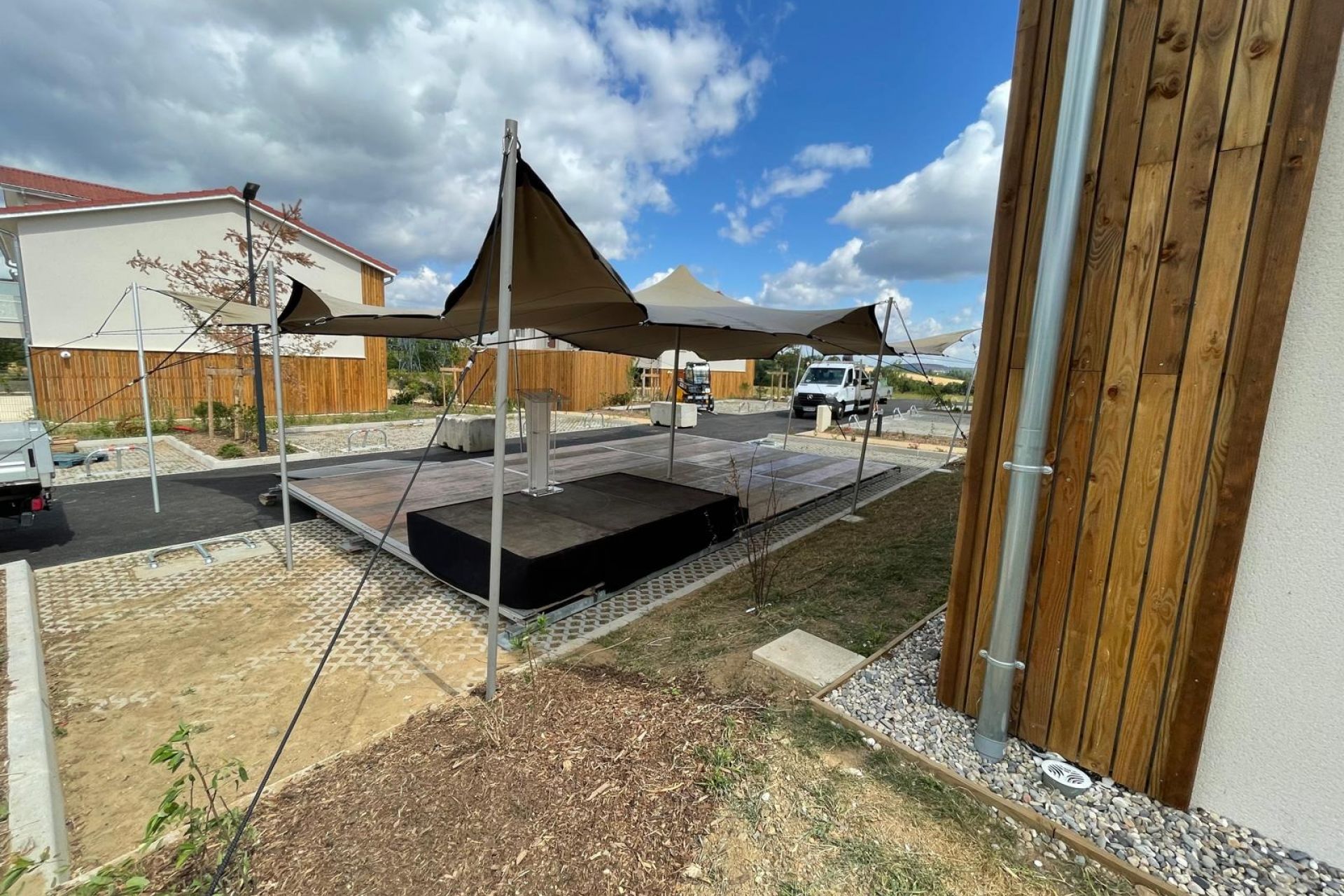 Discours sous tente Stretch - Lyon - LDC location de chapiteaux