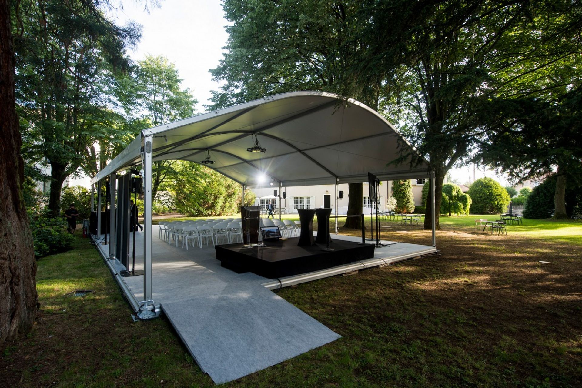 LDC - Location de chapiteaux depuis 2002