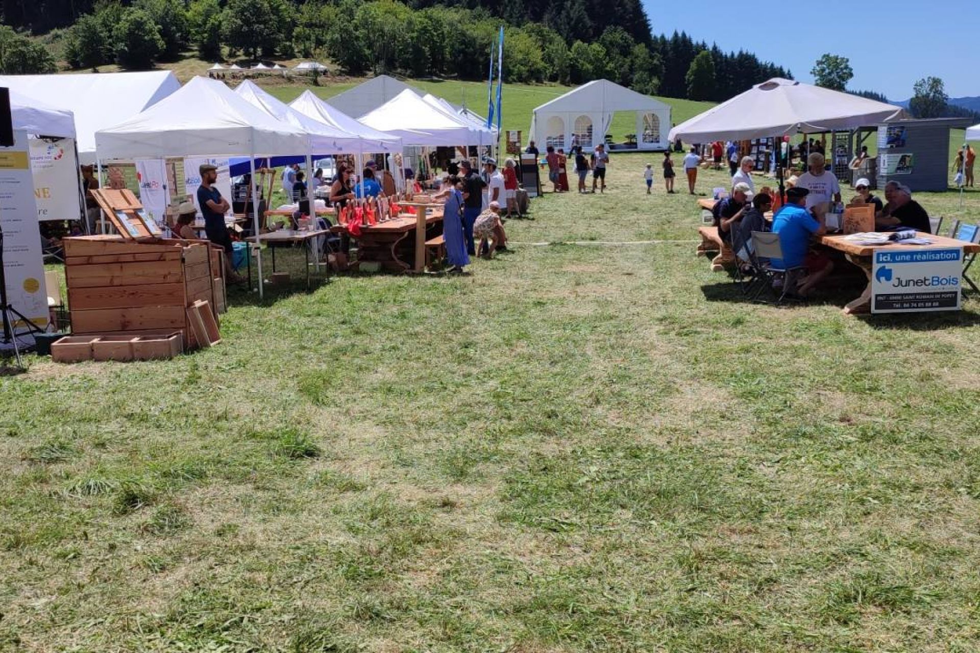 Location de chapiteaux LDC pour la fête du bois : multiformes, traditionnels et garden cottage