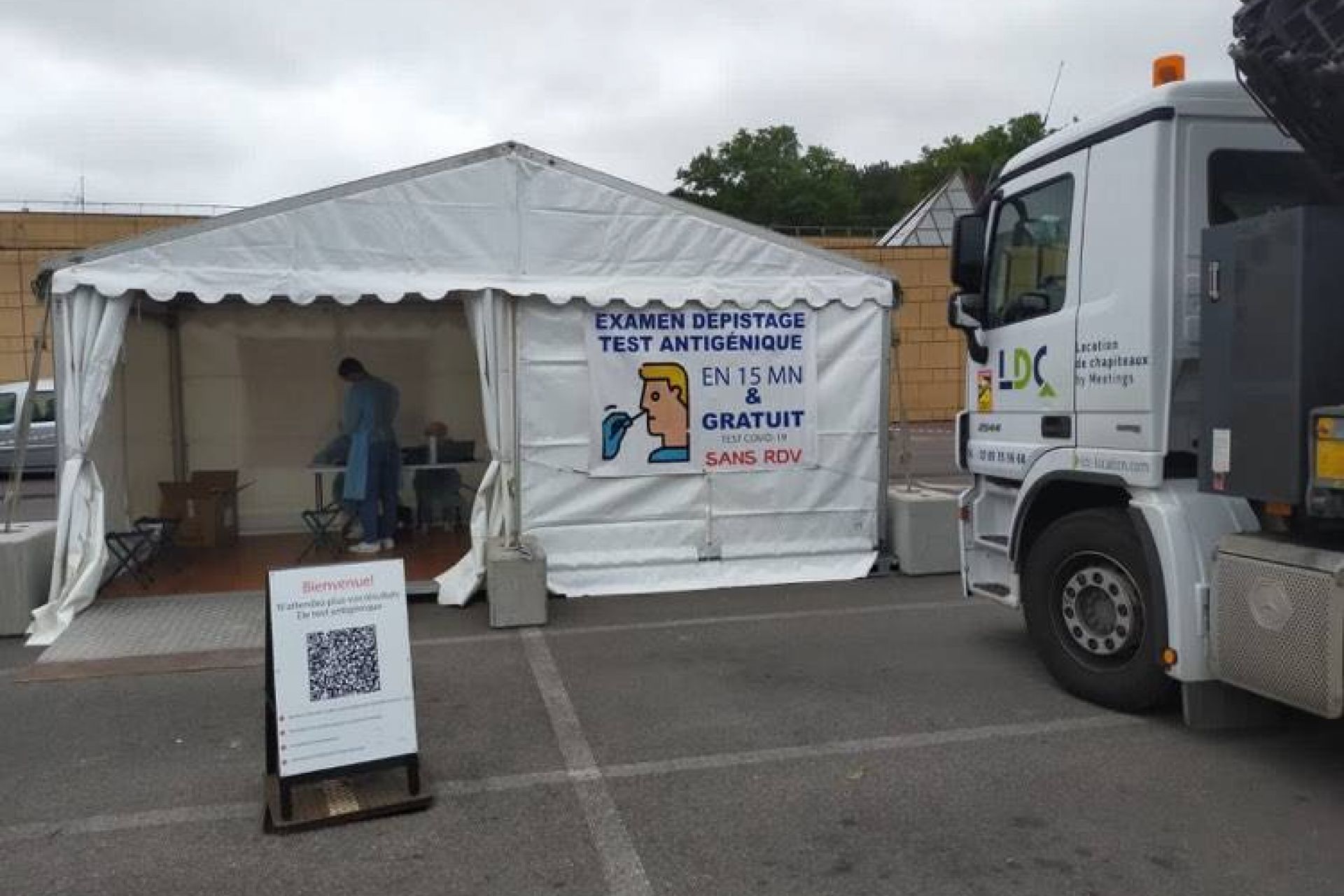 Location de chapiteau pour espace médical à Mâcon Bourgogne avec LDC