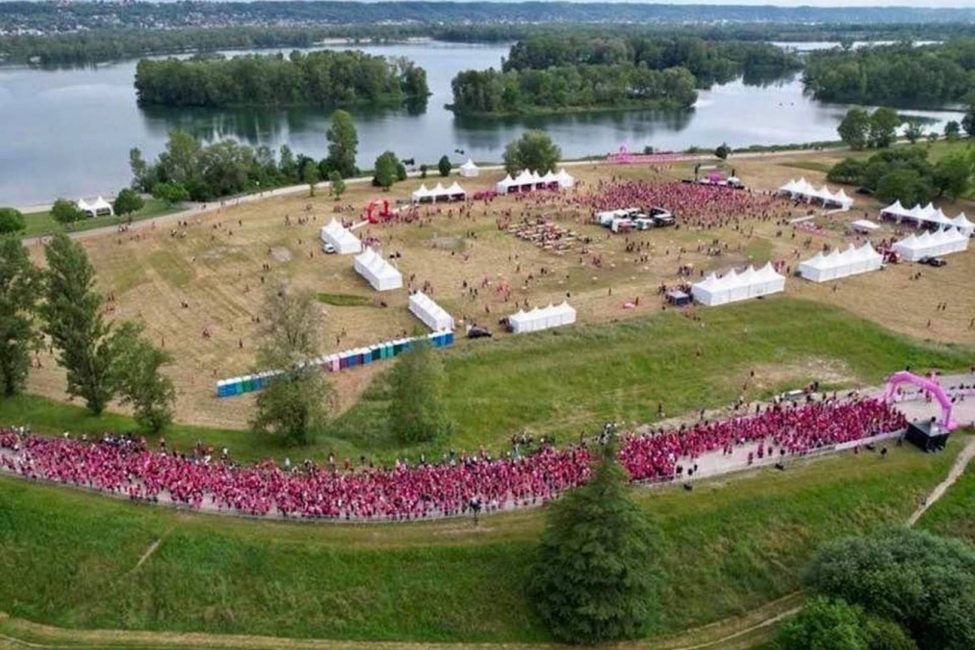 Couir pour elles loue des chapiteaux LDC chaque année pour son événement sportif et solidaire à Lyon