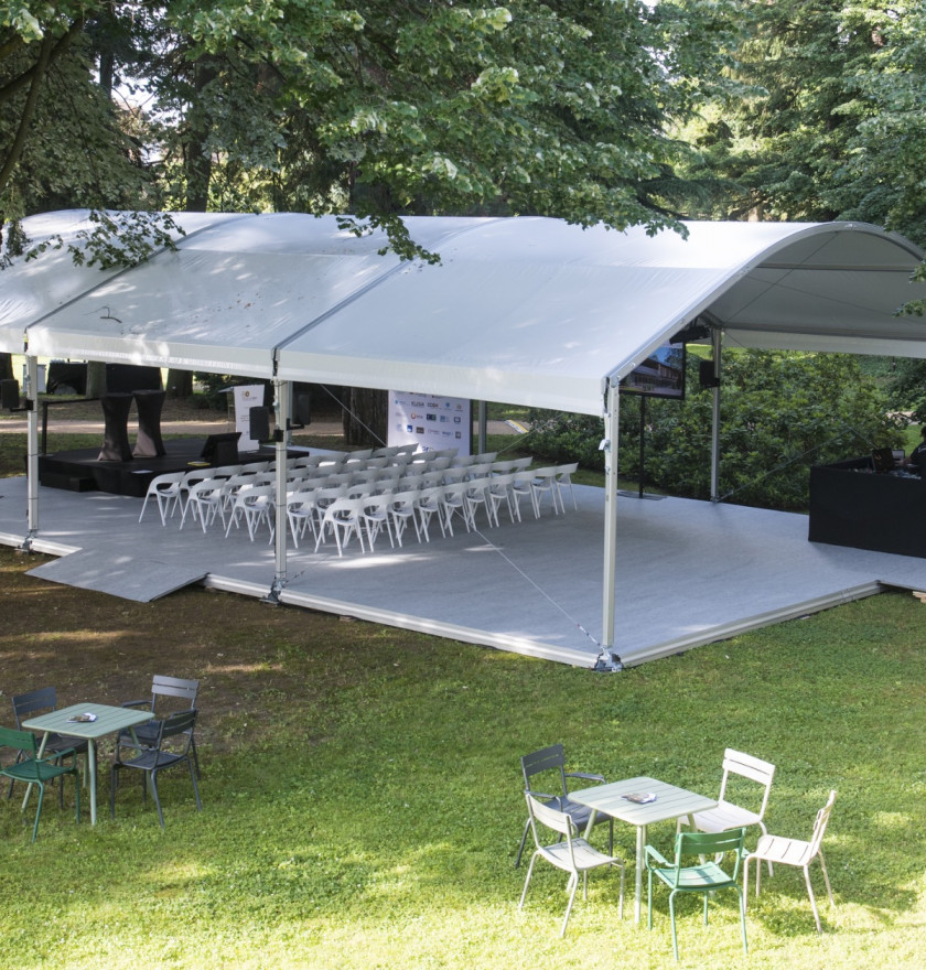 Location de chapiteaux événements privés et professionnels Mâcon Lyon Rhône Alpes