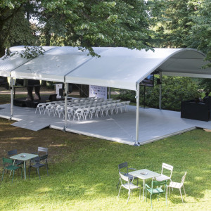 Chapiteaux arqués