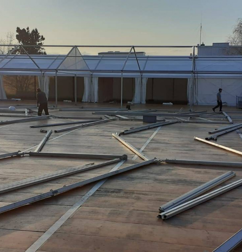 Location de chapiteaux de différentes tailles et configurations pour un événement d'entreprise avec LDC