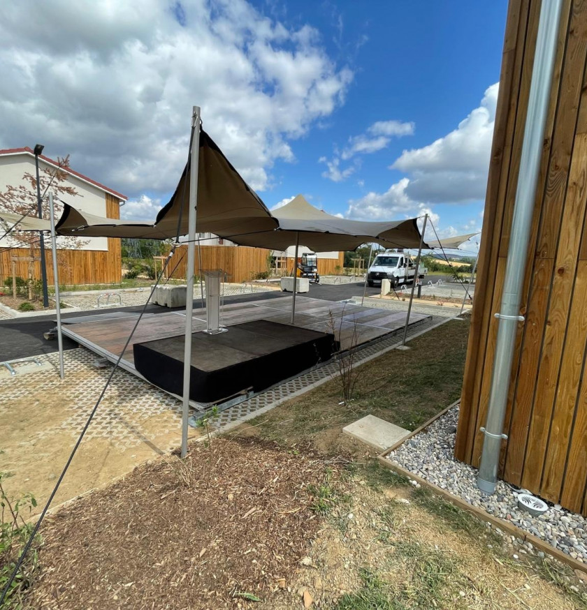 Discours sous tente Stretch - Lyon - LDC location de chapiteaux