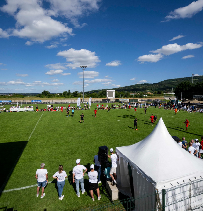 Location de chapiteaux événement sportif tournoi inter entreprises Fontanel Lyon