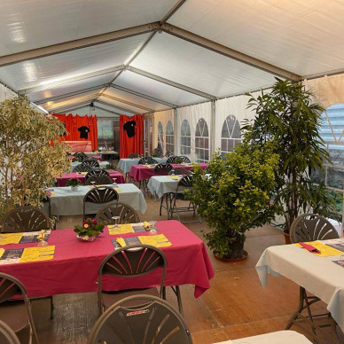 Location de chapiteaux et mobilier pour un tournoi international de tennis. LDC fournit les événements sportifs.