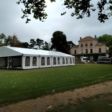 Location de chapiteau LDC pour un mariage entre Lyon et Mâcon ou dans le Beaujolais
