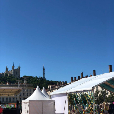 Chapiteaux pour les consulaires au centre de Lyon avec LDC location de chapiteaux
