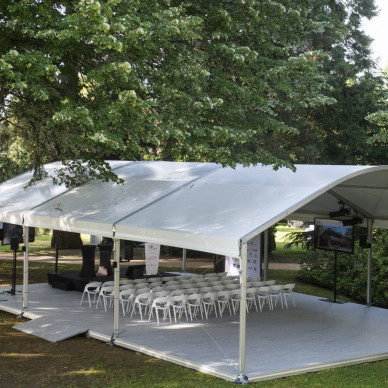 Location de chapiteau avec LDC pour une inauguration immobilière près de Lyon avec une tente arquée
