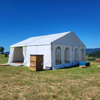Location de chapiteaux LDC pour la fête du bois : multiformes, traditionnels et garden cottage
