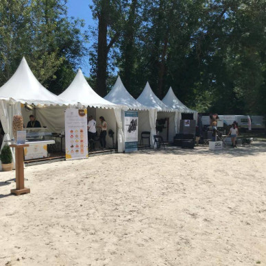 Location de nombreux chapiteaux garden et d'une grande structure traditionnelle par LDC pour un Jumping à Lyon