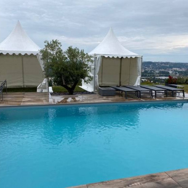 Chapiteau pour une fête d'anniversaure