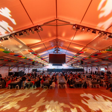 Chapiteaux pour les Sarmentelles événement Beaujolais nouveau