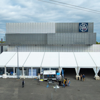 Chapiteaux pour salon professionnel extension par expo événement économique entreprise