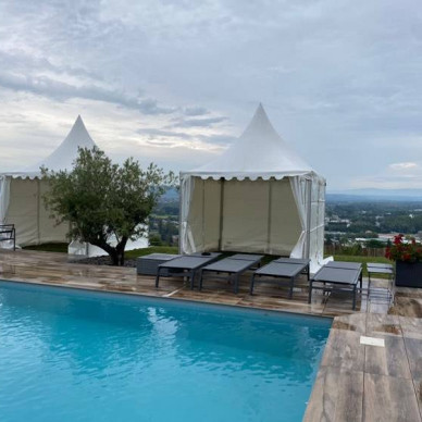 Chapiteau pour une fête d'anniversaure