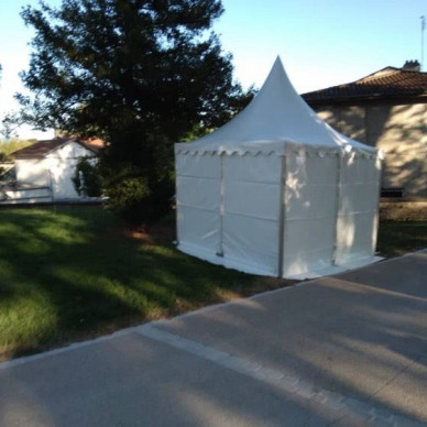 Location de différents chapiteaux et tentes par LDC pour le Festival du Printemps de Pérouges