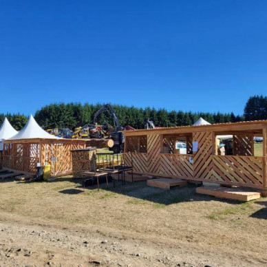 Location de chapiteaux LDC pour la fête du bois : multiformes, traditionnels et garden cottage