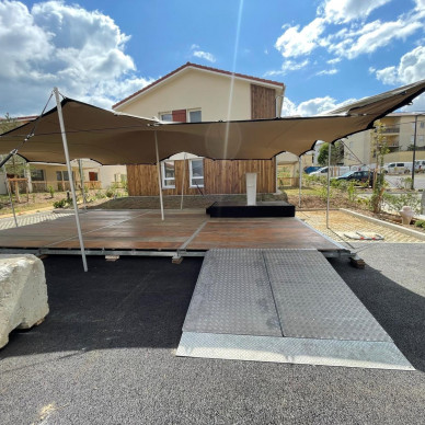 Discours sous tente nomade - Lyon - LDC location de chapiteaux