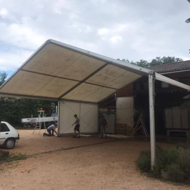 LDC loue des chapiteaux pour faciliter les vendanges en Bourgogne, Côtes du Rhône et Beaujolais